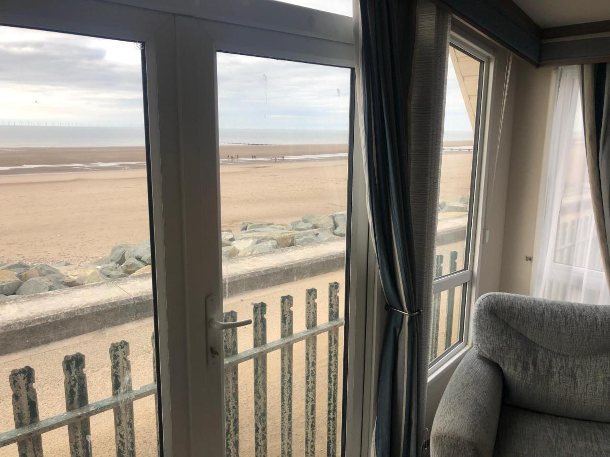 Caravan Hire Golden Sands Sea Front Kinmel Bay Екстериор снимка