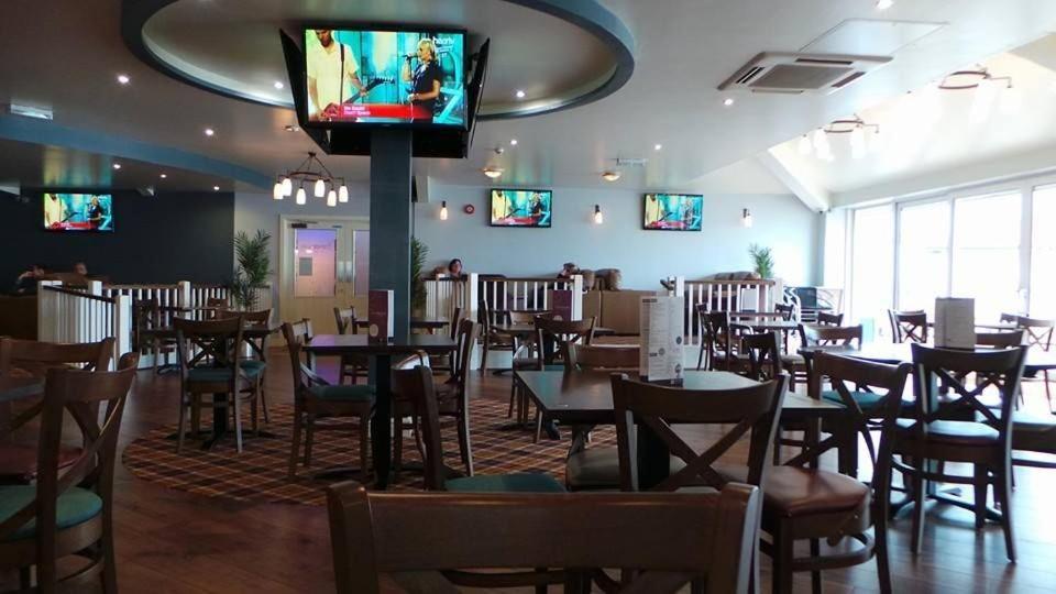 Caravan Hire Golden Sands Sea Front Kinmel Bay Екстериор снимка