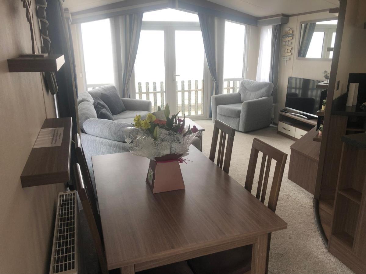 Caravan Hire Golden Sands Sea Front Kinmel Bay Екстериор снимка