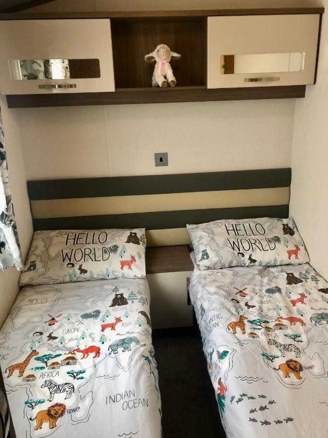 Caravan Hire Golden Sands Sea Front Kinmel Bay Екстериор снимка