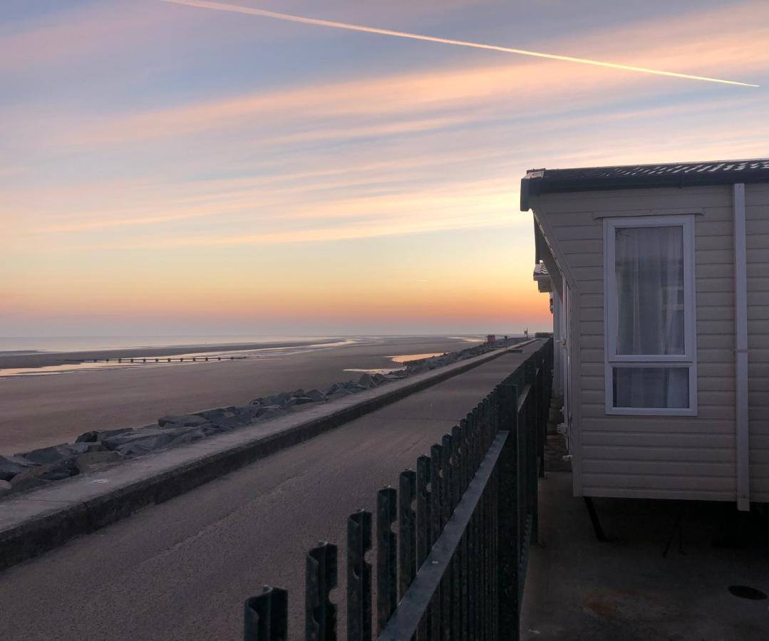 Caravan Hire Golden Sands Sea Front Kinmel Bay Екстериор снимка