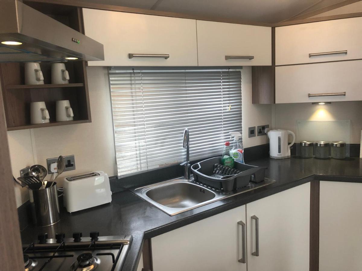 Caravan Hire Golden Sands Sea Front Kinmel Bay Екстериор снимка