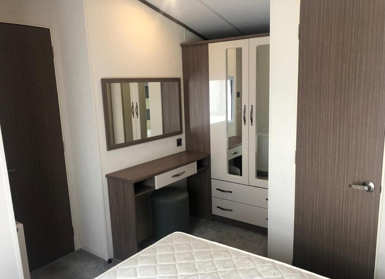 Caravan Hire Golden Sands Sea Front Kinmel Bay Екстериор снимка